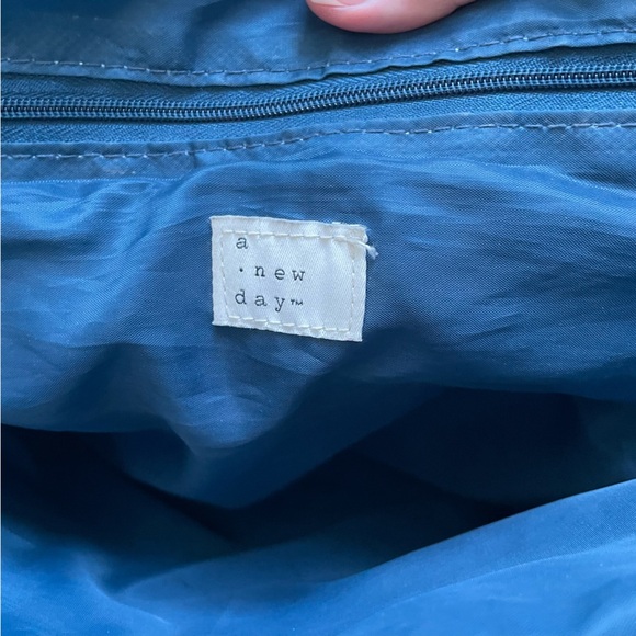 2/$10 A New Day Zippered Tote with laptop compartment - Picture 7 of 12